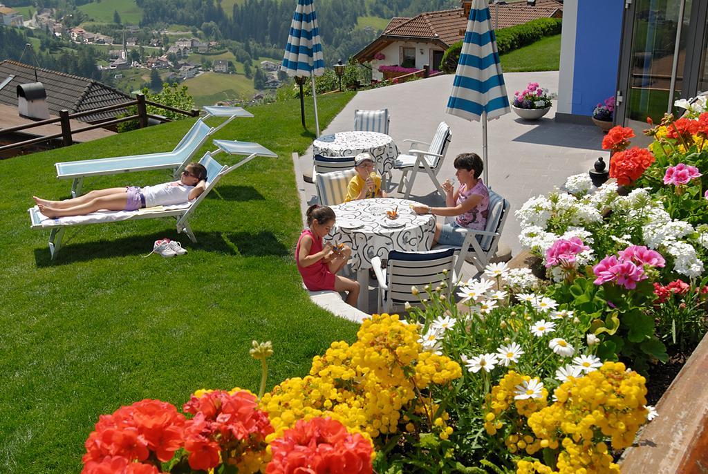 Hotel Talblick Ortisei Extérieur photo